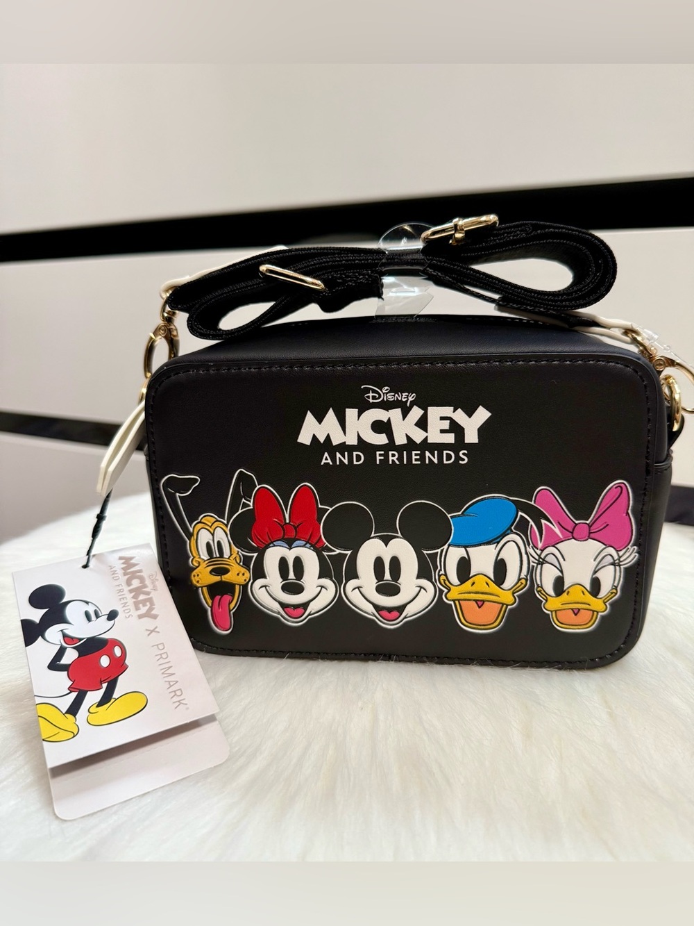 NEW Disney Mickey and Friends Crossbody Bag